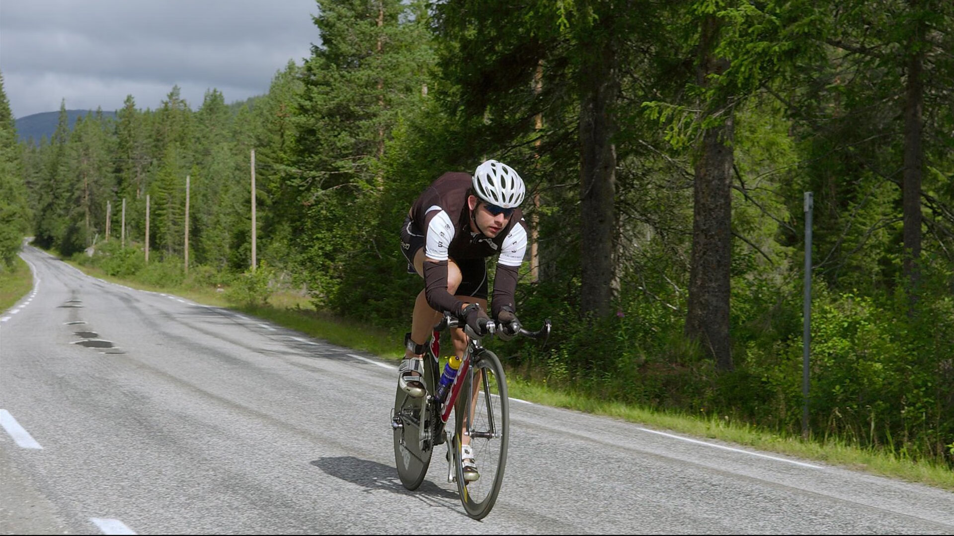 Jiuyou-_传统体育新风尚：尘封古技焕发新光彩_，传统体育文化传承