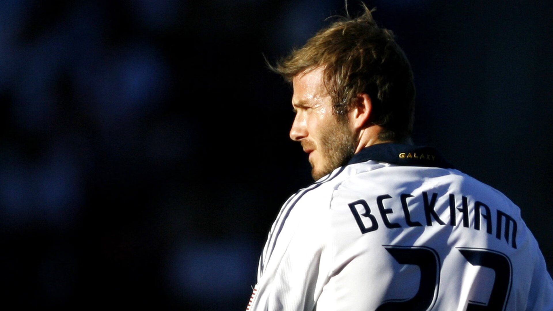 九游app官方下载-达米恩·麦肯齐：全黑队的背后攻击利器，突破能力让对手防线溃不成军